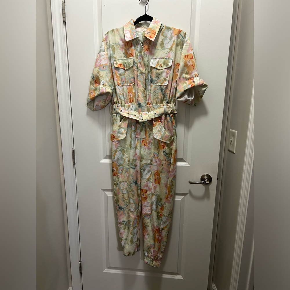 LENA Green Floral Relaxed Fit Jumpsuit with Belted Waist Women’s Medium